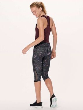 Lululemon Train Times Cropped Leggings (17")